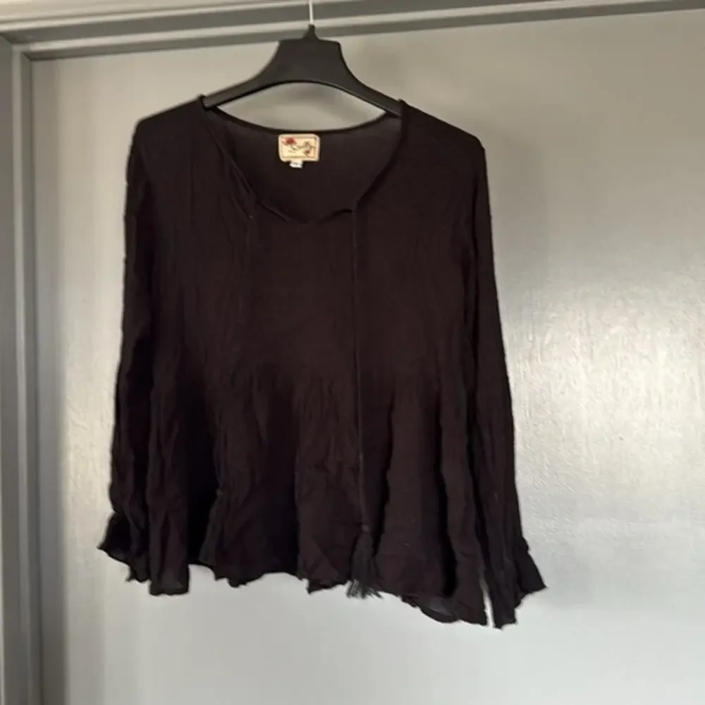 Scully Women Whimsygoth Black Pullover Top V-Neck Long Sleeve Babydoll Ruffle M